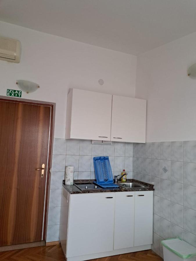 Apartments Garac Dugi Rat Εξωτερικό φωτογραφία