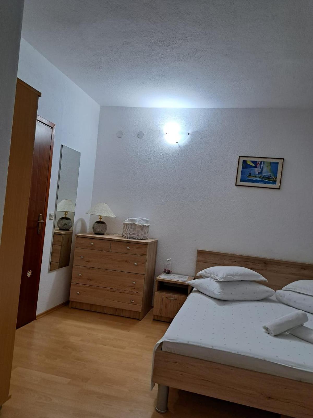 Apartments Garac Dugi Rat Εξωτερικό φωτογραφία