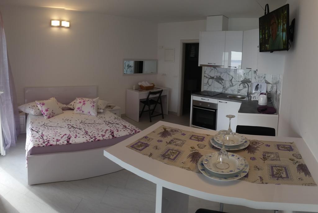 Apartments Garac Dugi Rat Εξωτερικό φωτογραφία