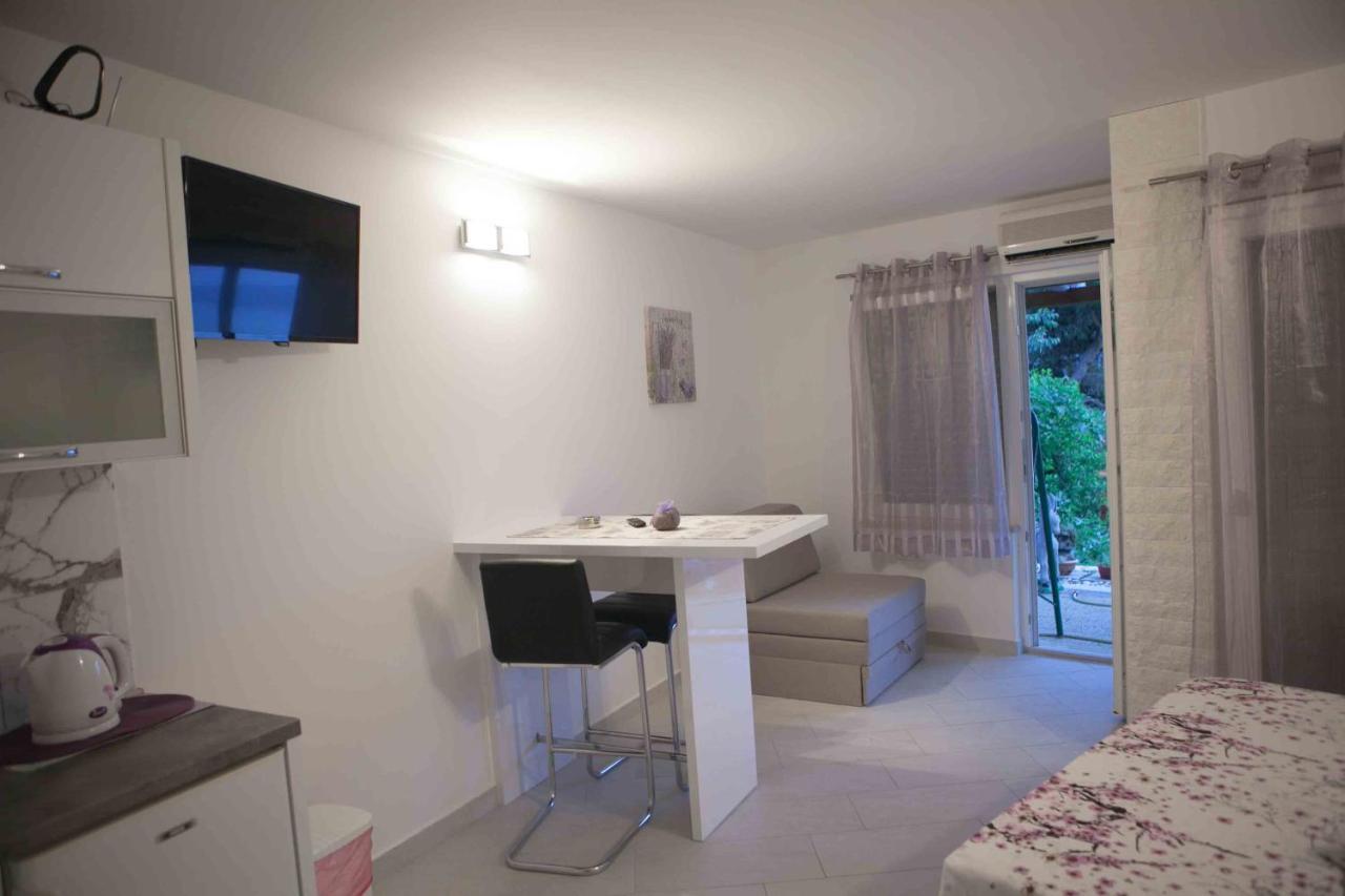 Apartments Garac Dugi Rat Εξωτερικό φωτογραφία