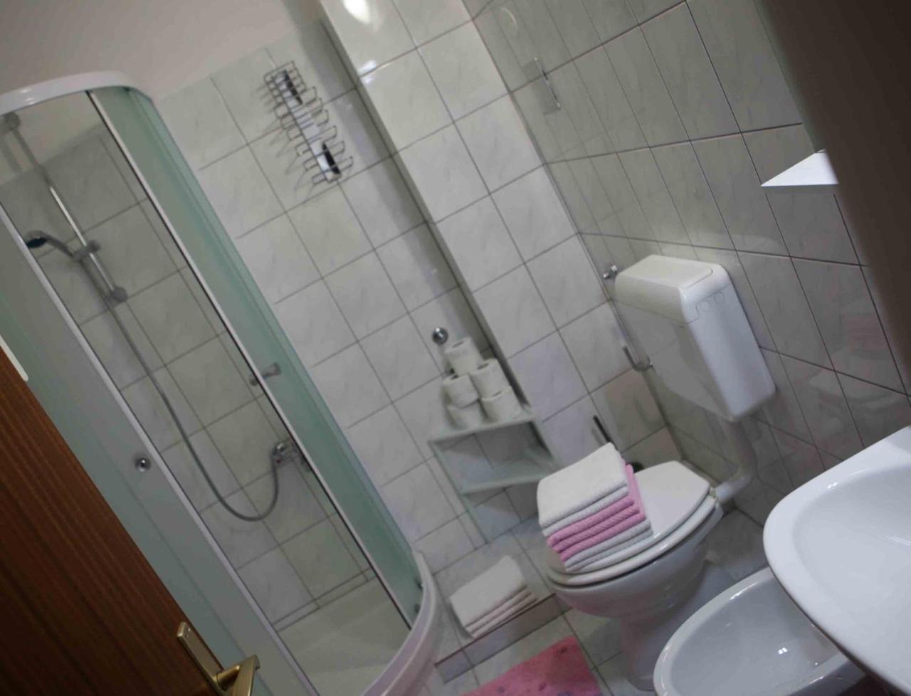 Apartments Garac Dugi Rat Εξωτερικό φωτογραφία